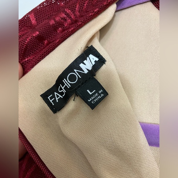 Burgundy Mesh Top with Gloves - Picture 5 of 6